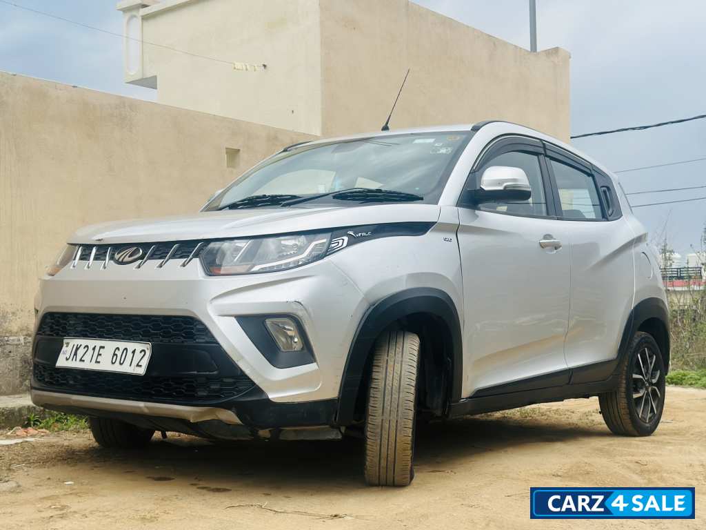 Mahindra KUV100 K8