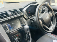 Mahindra KUV100 K8
