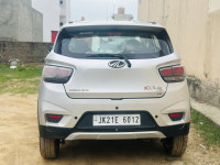Mahindra KUV100 K8