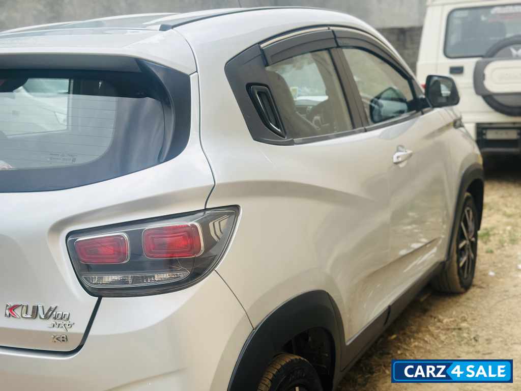 Mahindra KUV100 K8