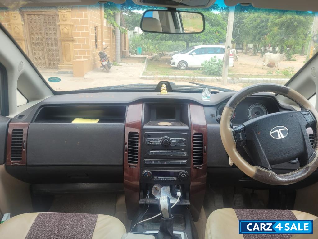 White Tata Aria Prestige 4X4