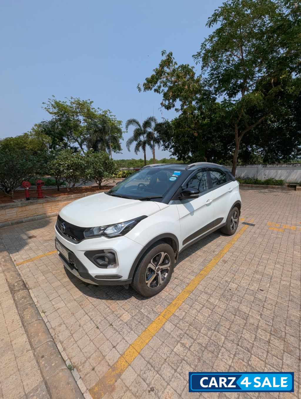 Tata Nexon XZ PLUS (O) DUAL TONE