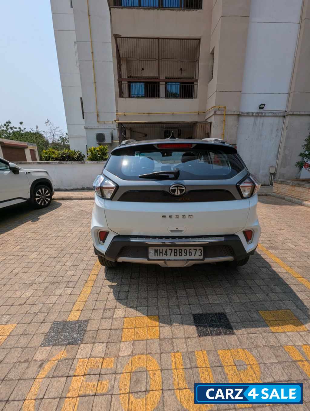 Tata Nexon XZ PLUS (O) DUAL TONE