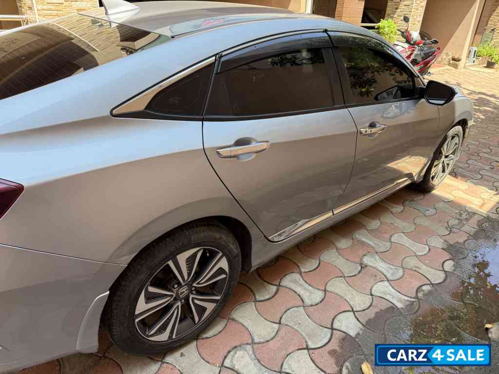 Honda Civic 1.8L ZX CVT Petrol Honda Civic 1.8L ZX CVT Petrol