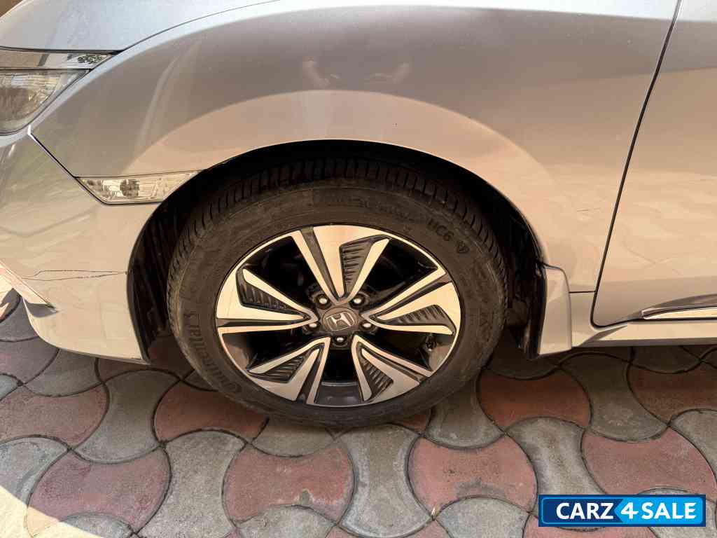 Honda Civic 1.8L ZX CVT Petrol Honda Civic 1.8L ZX CVT Petrol