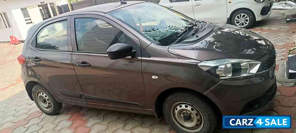 Tata Tiago Xe