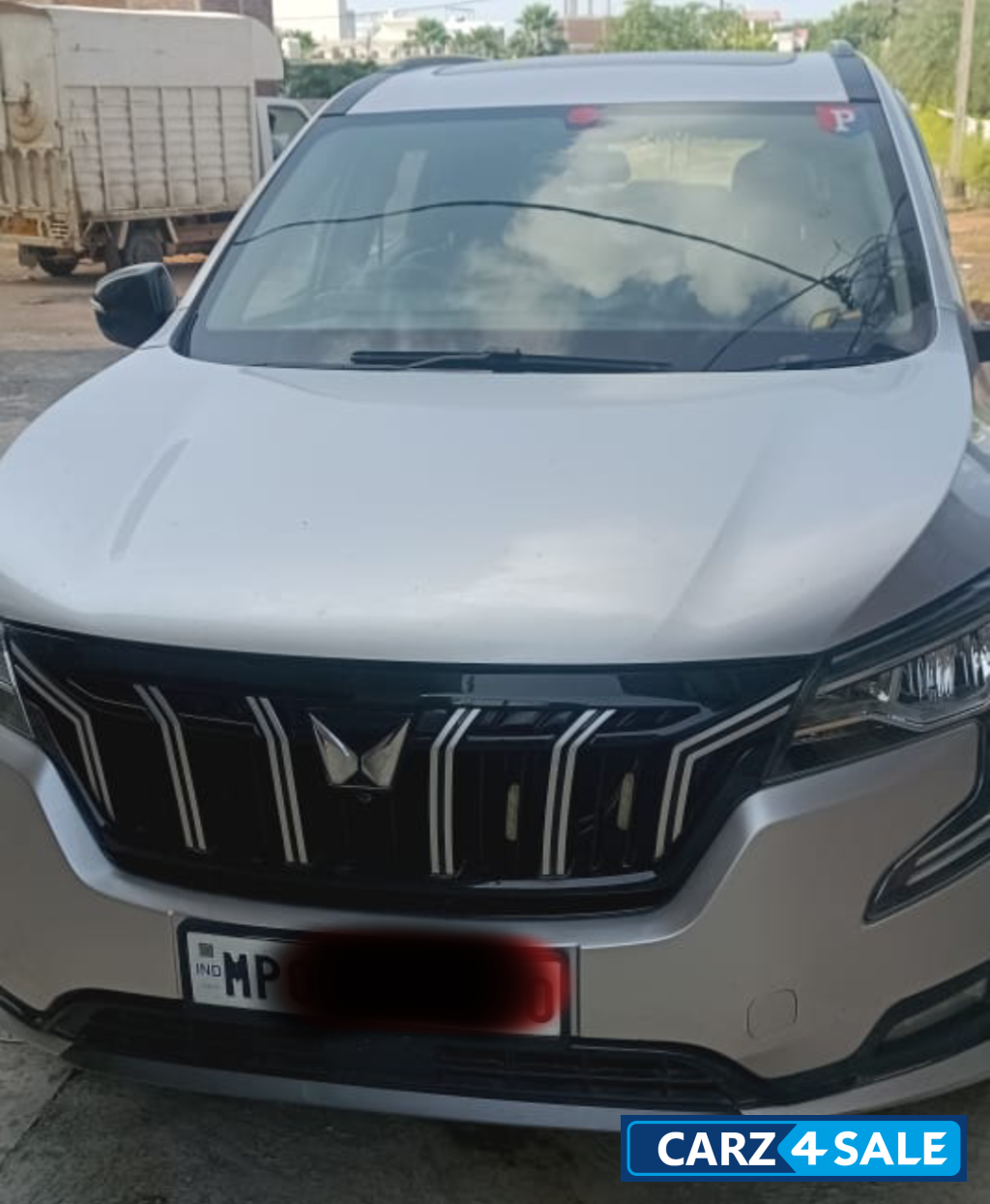 Mahindra XUV700 Ax5 p 7 seater mt