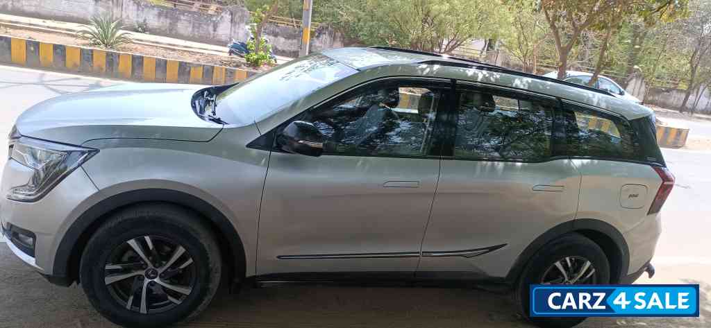 Mahindra XUV700 Ax5 p 7 seater mt