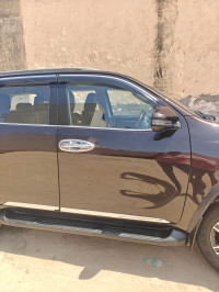 Toyota Fortuner 4X2 AT Diesel