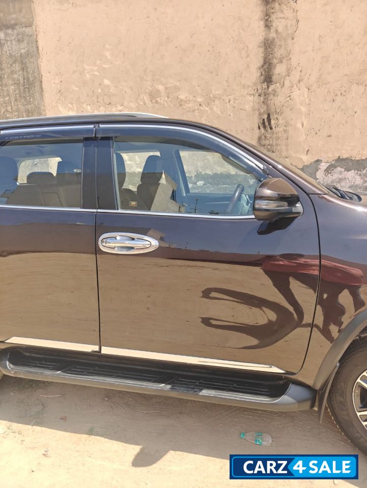 Toyota Fortuner 4X2 AT Diesel