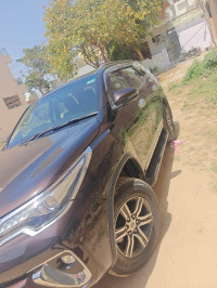 Toyota Fortuner 4X2 AT Diesel