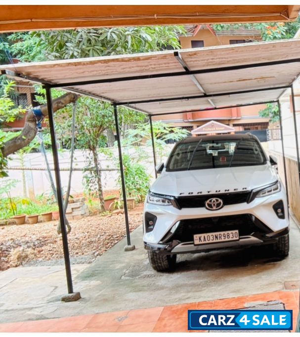 White Toyota Fortuner LEGENDER 4x4 AT