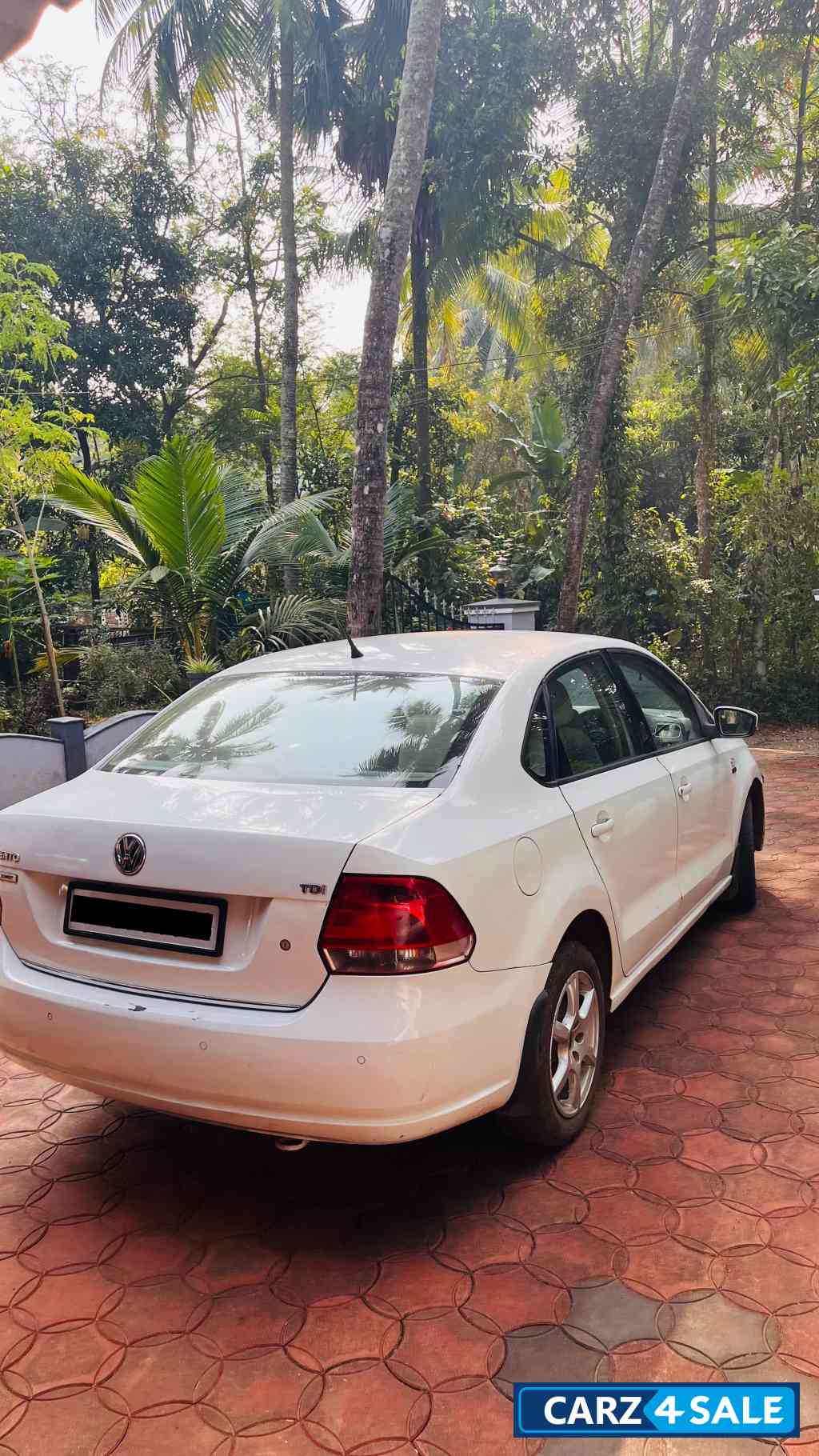 White Volkswagen Vento Konket highline