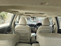 Mahindra XUV300 W8 optional