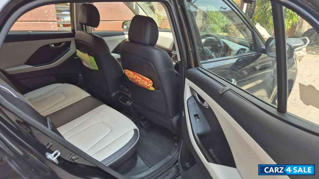 Black Hyundai Creta Sx(o)