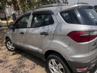 Gray Ford Ecosport Ambient
