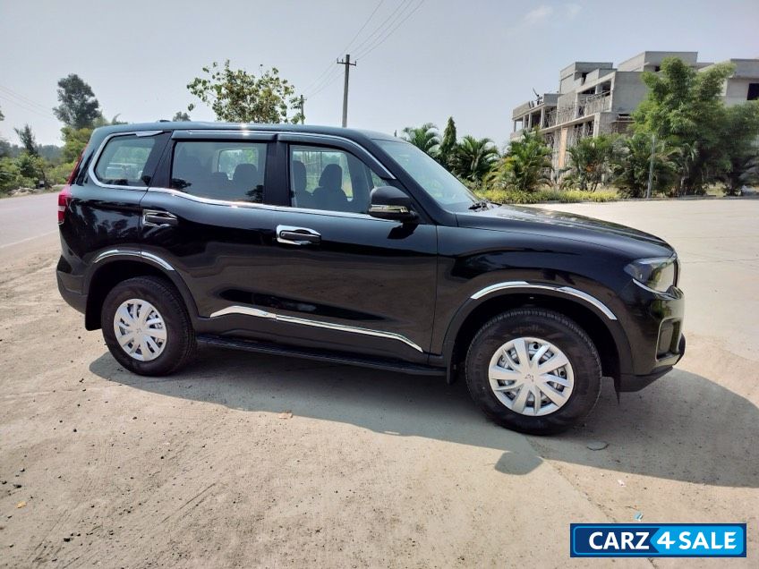 Black Mahindra Scorpio Scorpio-N Z2