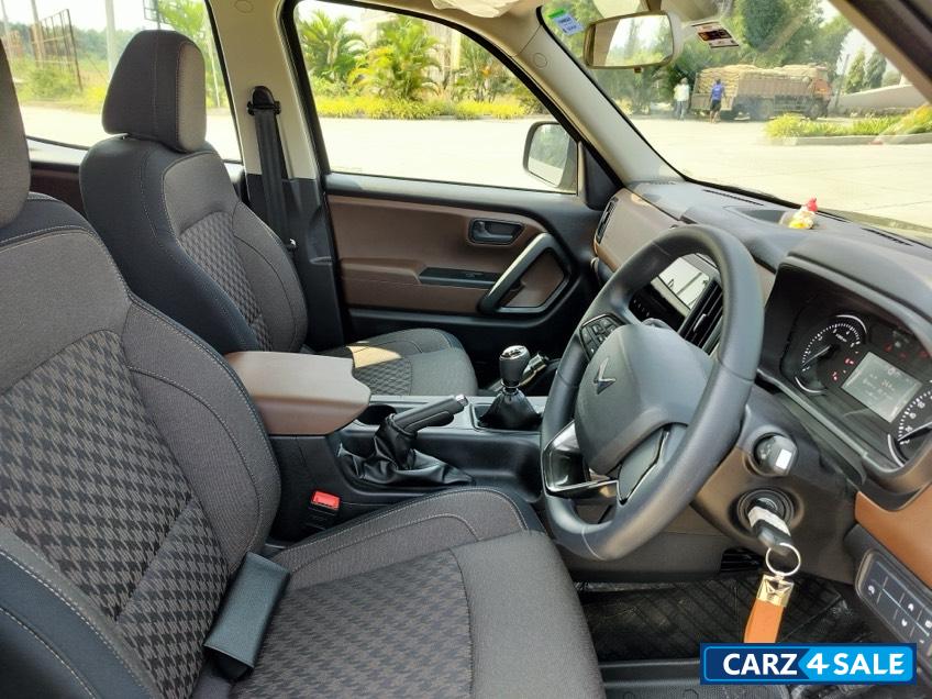 Black Mahindra Scorpio Scorpio-N Z2