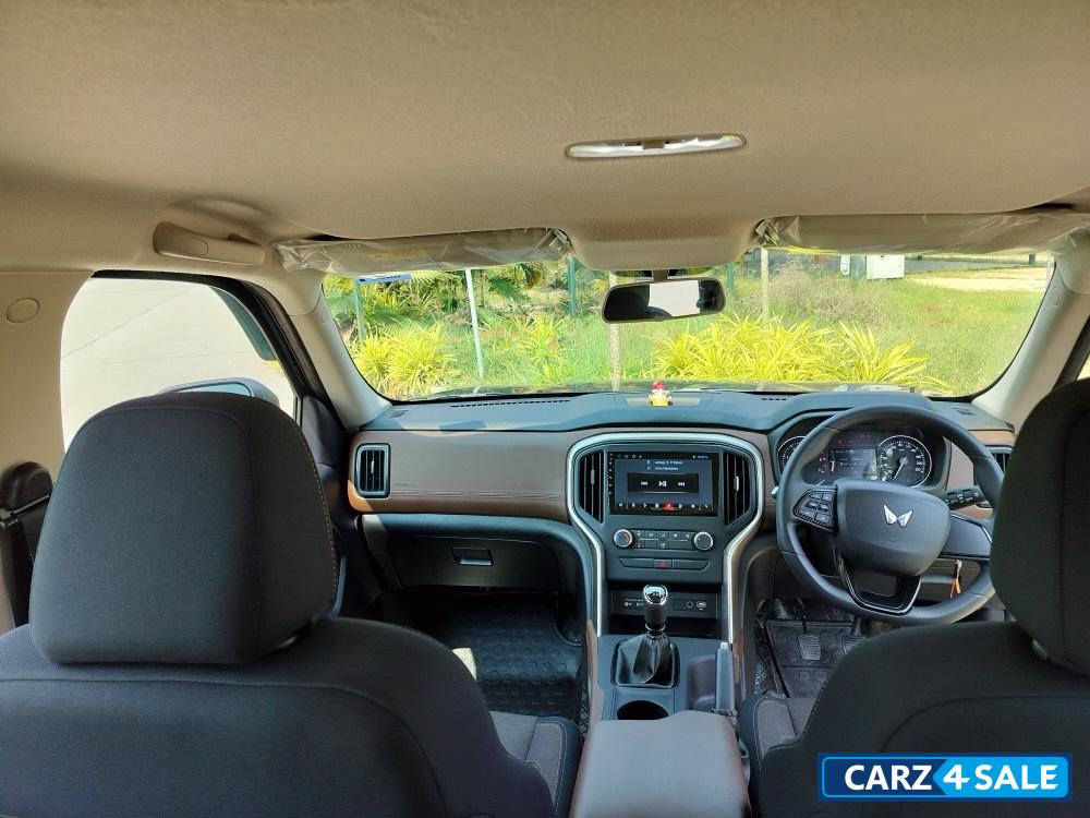 Black Mahindra Scorpio Scorpio-N Z2