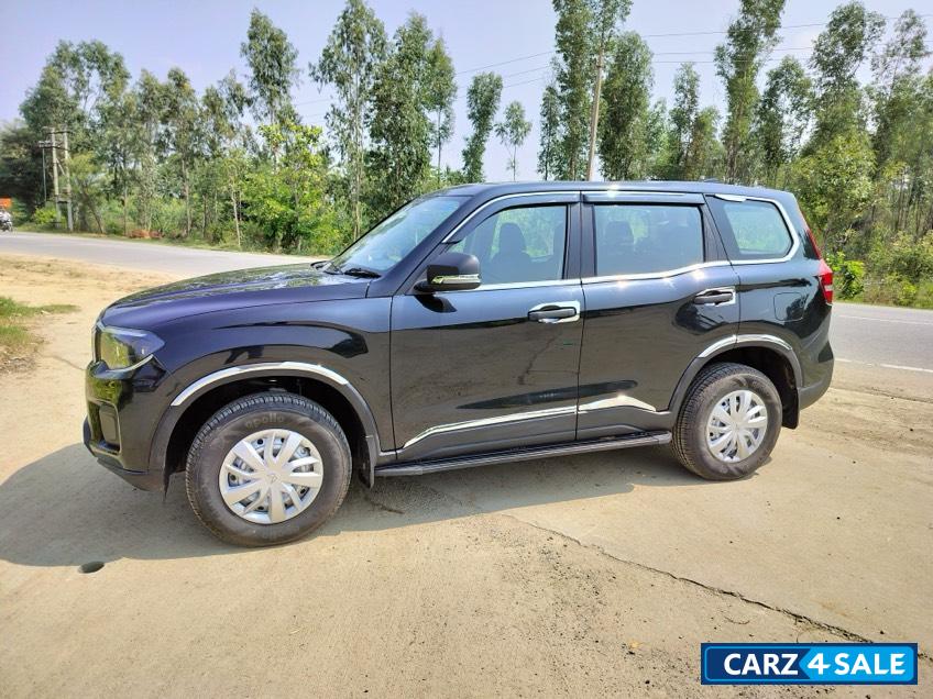 Black Mahindra Scorpio Scorpio-N Z2