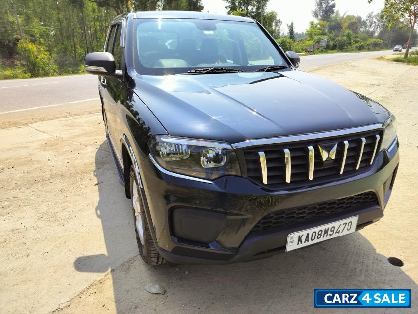 Black Mahindra Scorpio Scorpio-N Z2