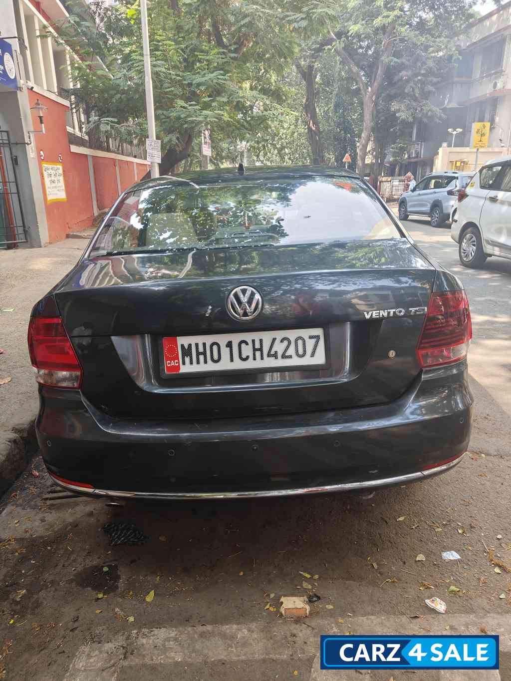 Silver Volkswagen Vento Highline 1.2 AT