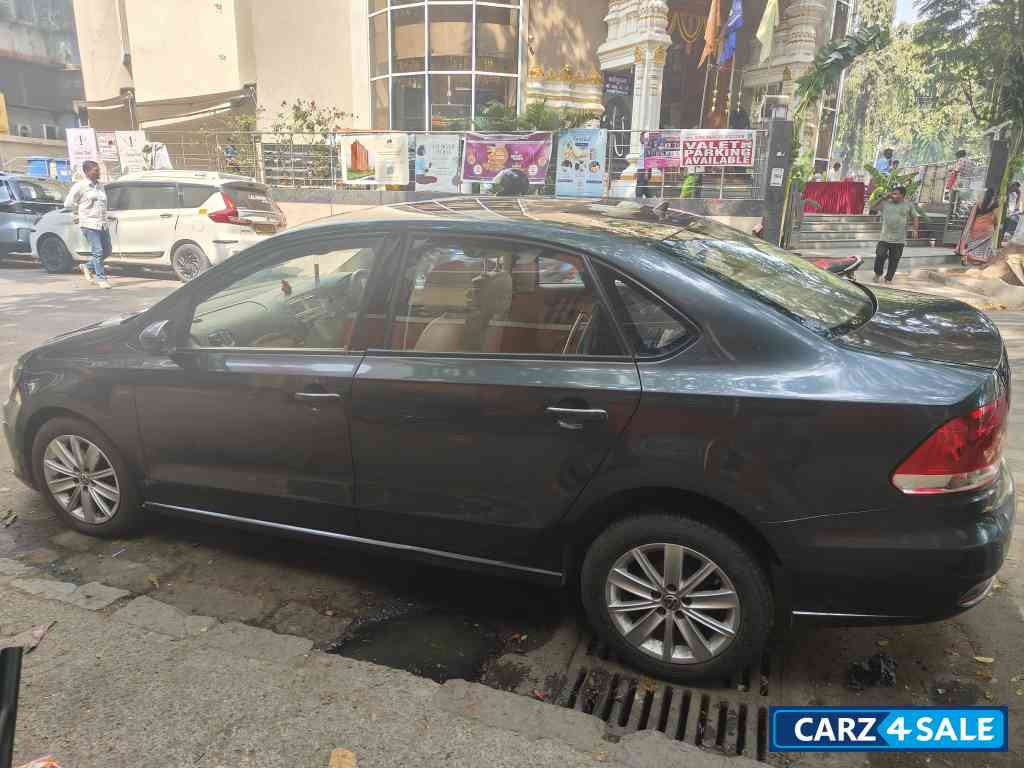 Silver Volkswagen Vento Highline 1.2 AT