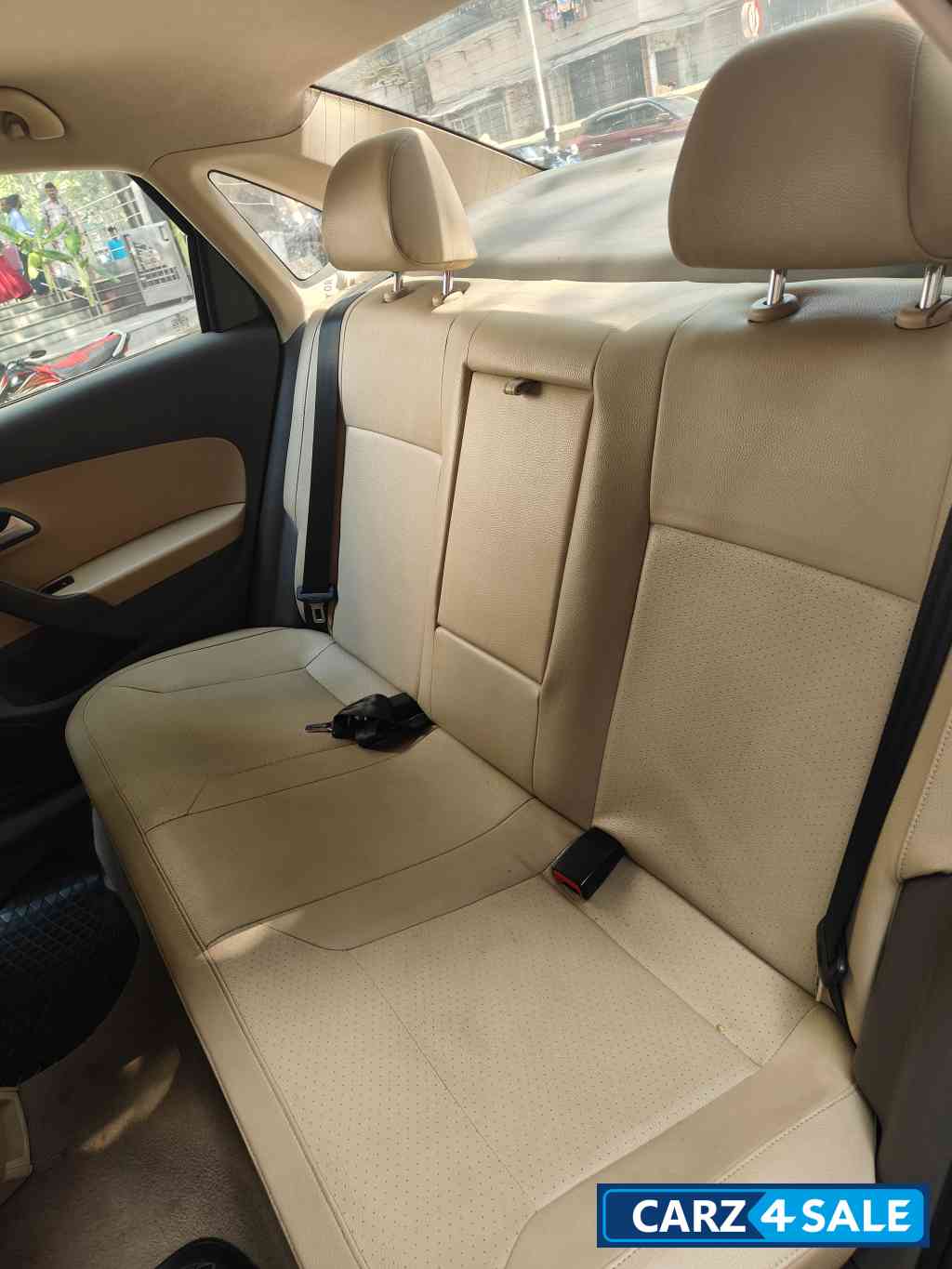 Silver Volkswagen Vento Highline 1.2 AT