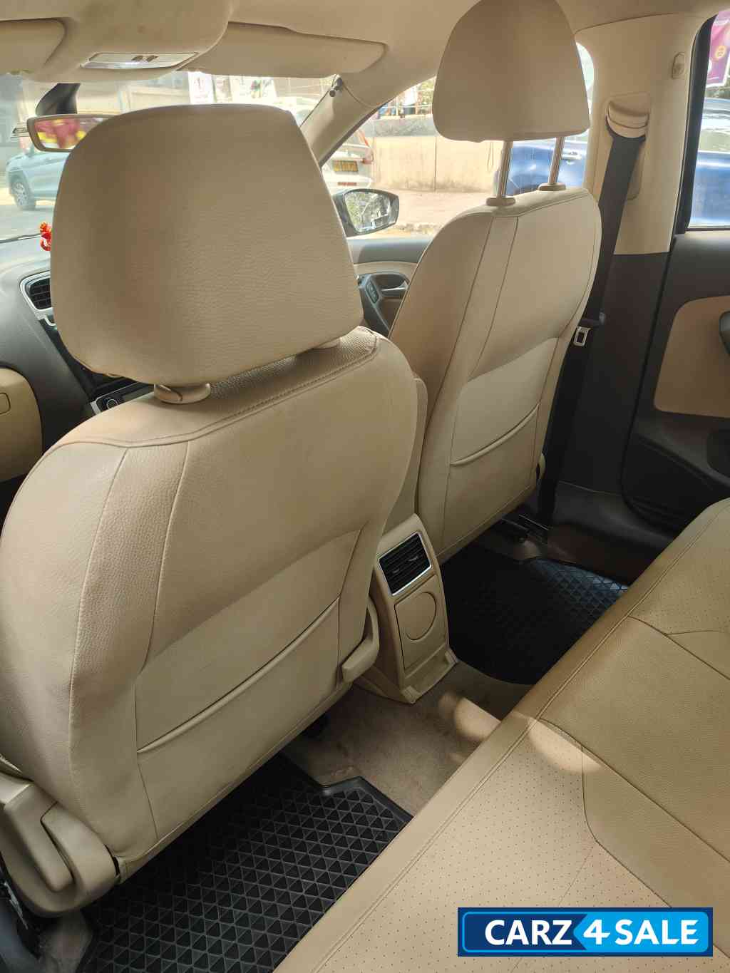 Silver Volkswagen Vento Highline 1.2 AT