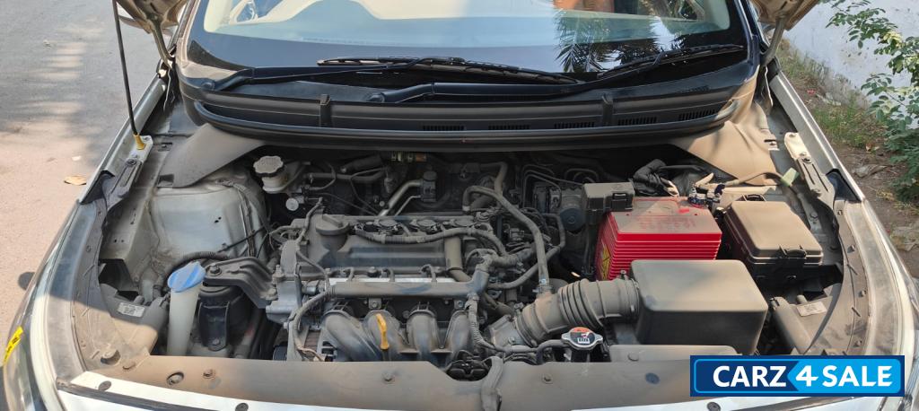 Polar White 2 Hyundai Elite i20 Sportz + vtvt