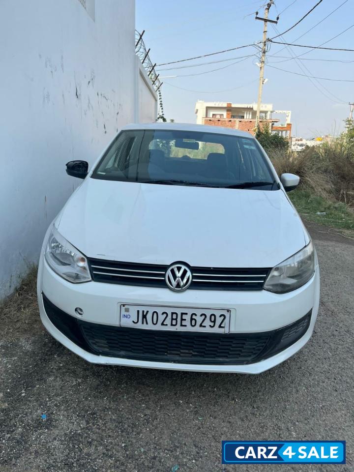 White Volkswagen Polo Comfortline