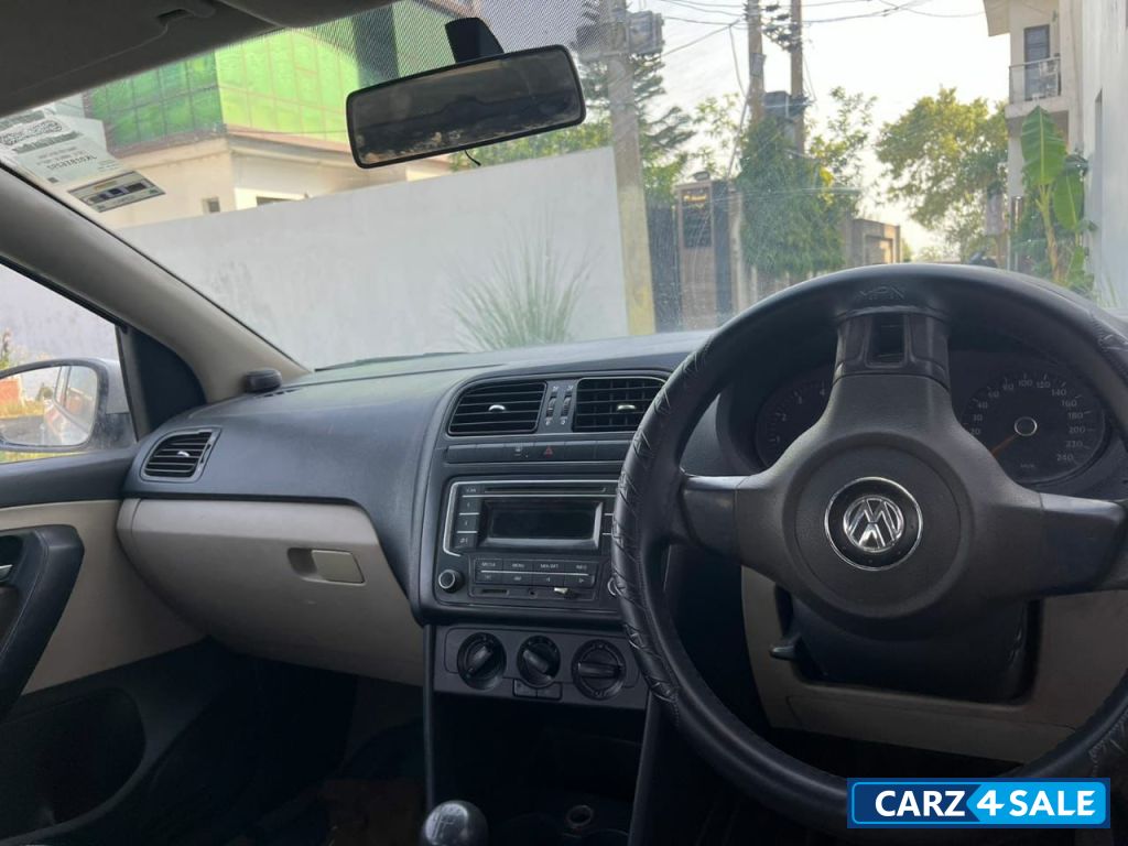 White Volkswagen Polo Comfortline