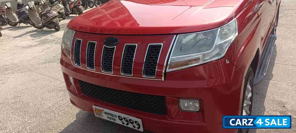 Red And Black Mahindra TUV300 T8 automatic disel Red And Black Mahindra TUV300 T8 automatic disel
