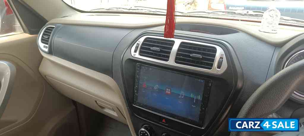 Red And Black Mahindra TUV300 T8 automatic disel Red And Black Mahindra TUV300 T8 automatic disel