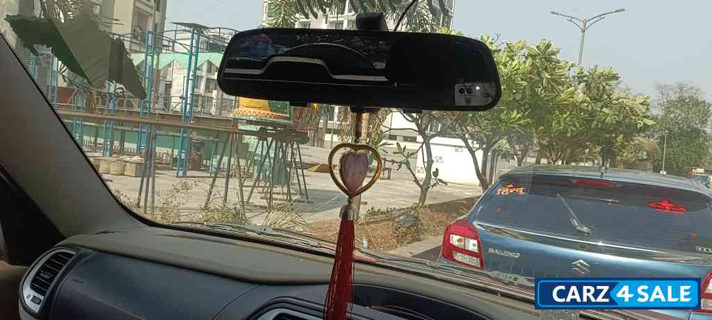 Red And Black Mahindra TUV300 T8 automatic disel Red And Black Mahindra TUV300 T8 automatic disel