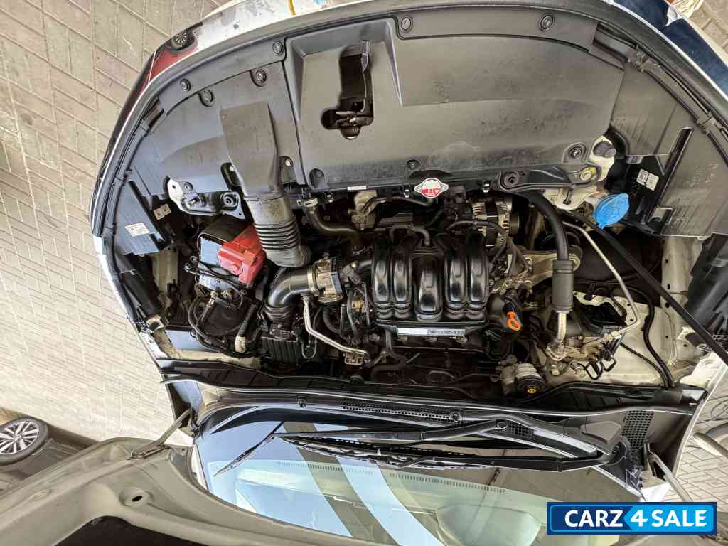 Pearl White Honda City VX MT 5th Generation