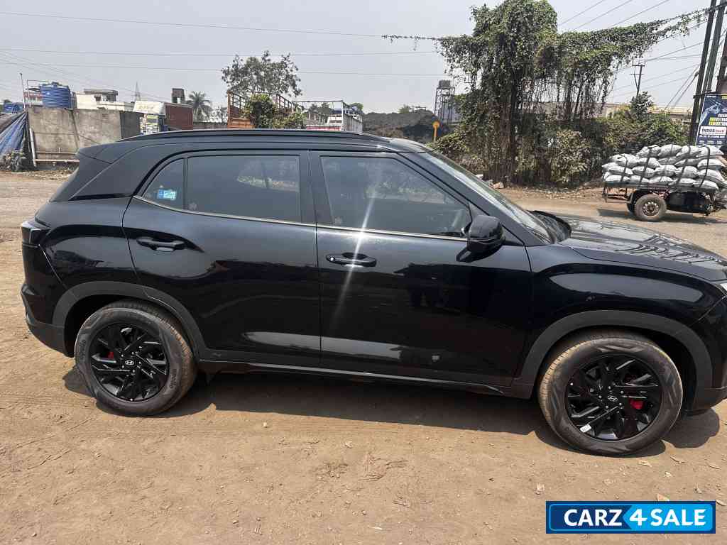 Black Hyundai Creta Sx (0) knight edition