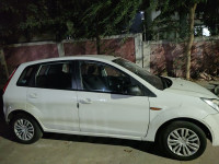 Ford Figo 1.2 titanium petrol+cng