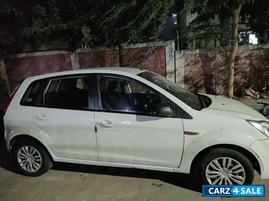 Ford Figo 1.2 titanium petrol+cng