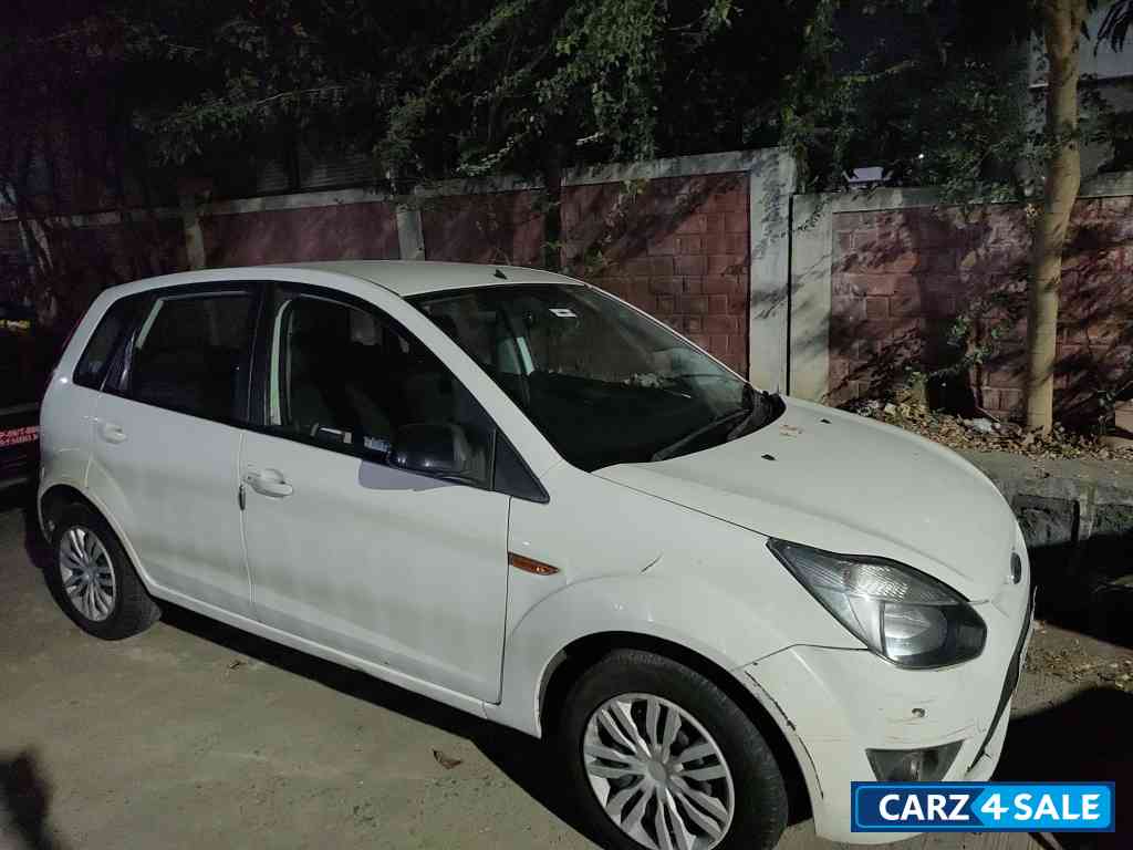 Ford Figo 1.2 titanium petrol+cng