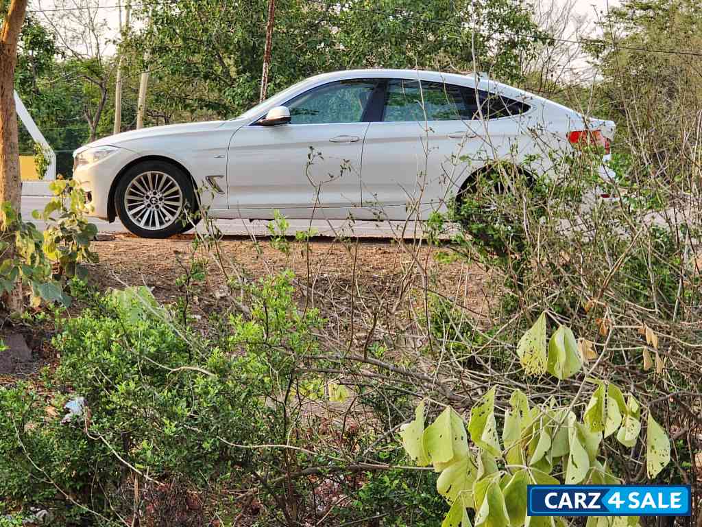 White BMW 3-Series GT