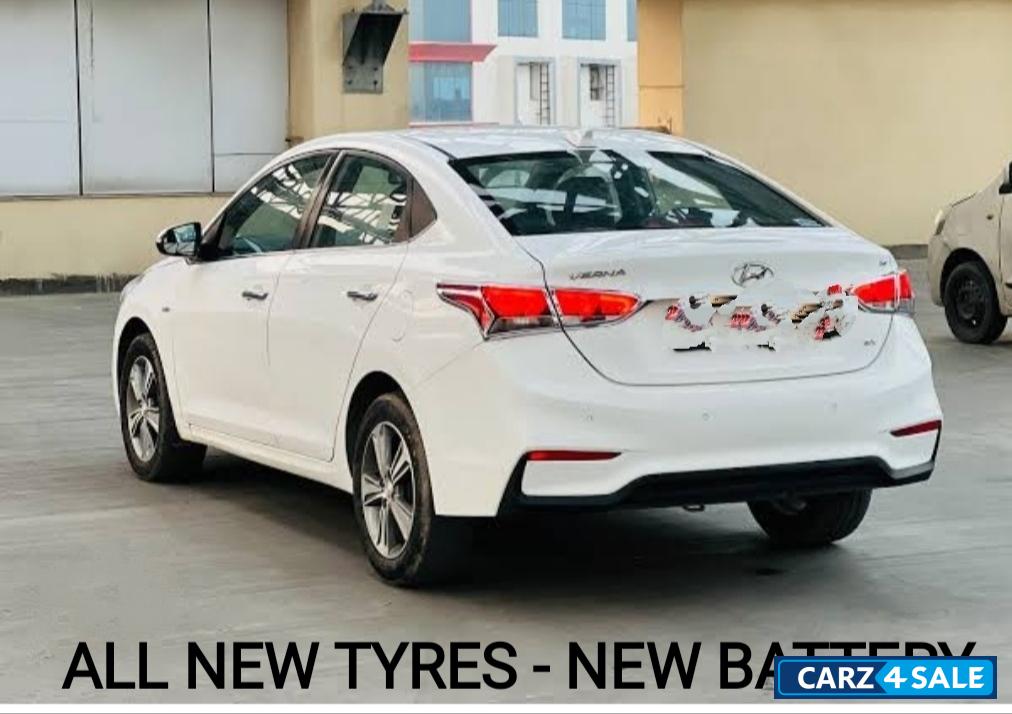 Hyundai Verna 1.4 VTVT EX