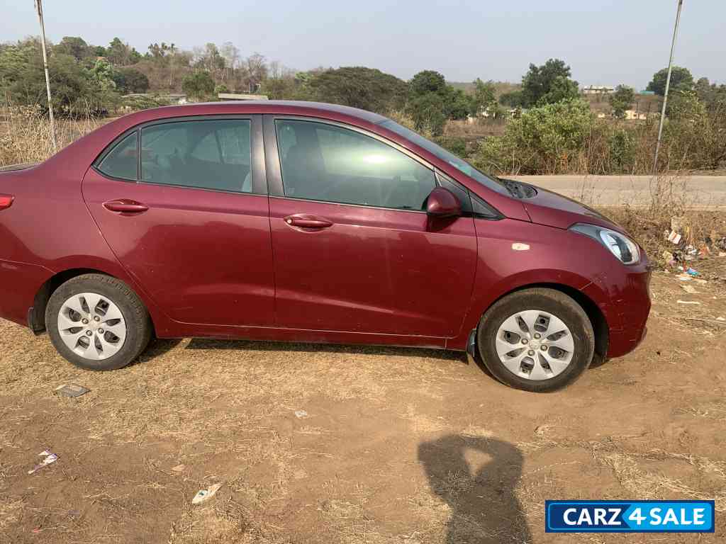 Hyundai Xcent Petrol + CNG