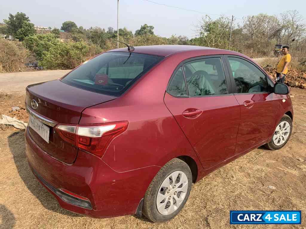 Hyundai Xcent Petrol + CNG