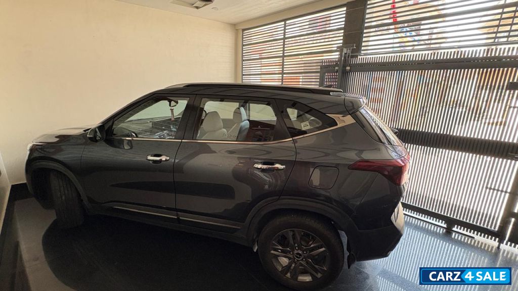 Smoke Grey Kia Seltos HTX DIESEL