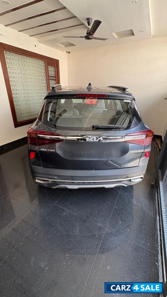 Smoke Grey Kia Seltos HTX DIESEL