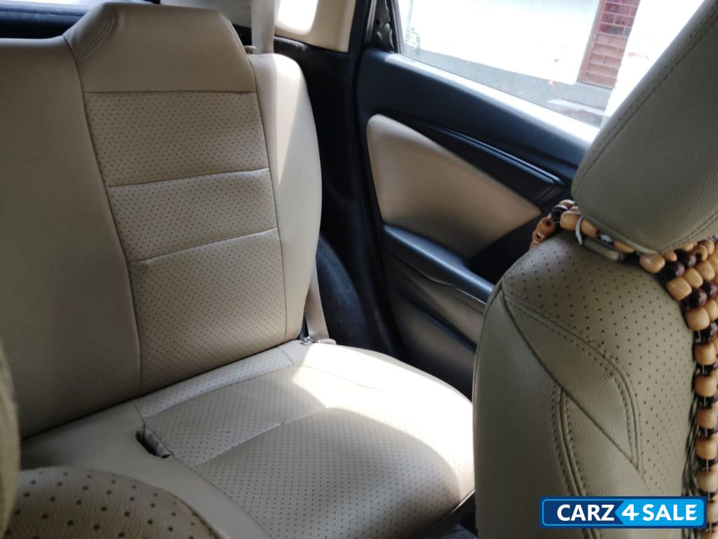 Honda Jazz 1 5 Sv Mt I Dtec 2017