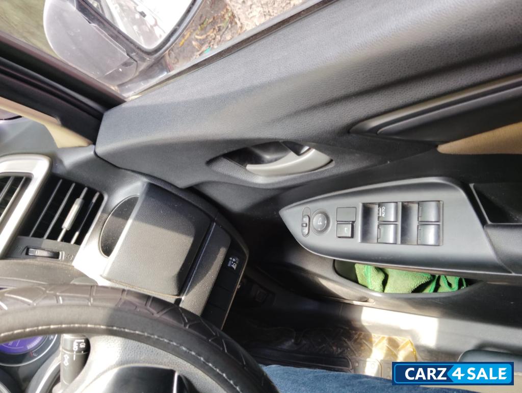 Honda Jazz 1 5 Sv Mt I Dtec 2017