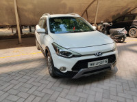 White Hyundai i20 Active sx