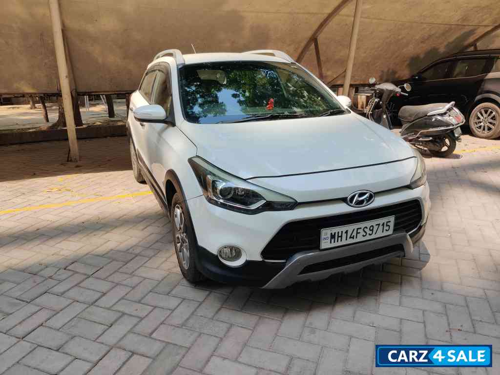 White Hyundai i20 Active sx